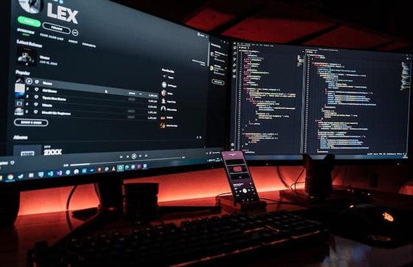 Quels sont les critères pour choisir un système de gestion de base de données NoSQL ?